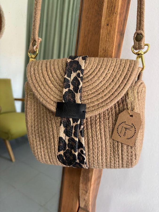 CARTERA LEO